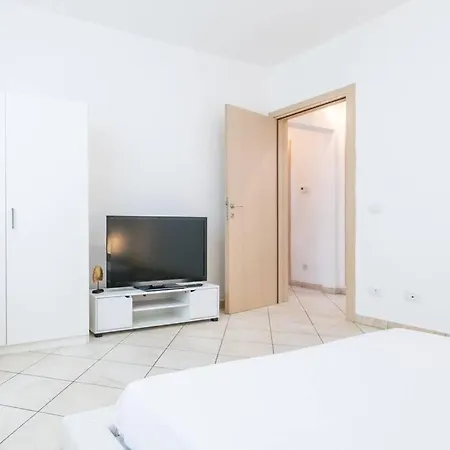 -villa Emily- Parking, Garden & Wi-fi Apartman Pisa